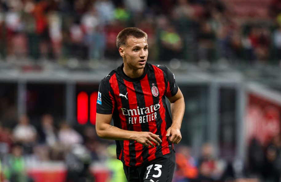 开云科技欧洲杯集结日走向成谜，AC米兰官宣签约，气氛紧张，资深球员宣示担当的简单介绍